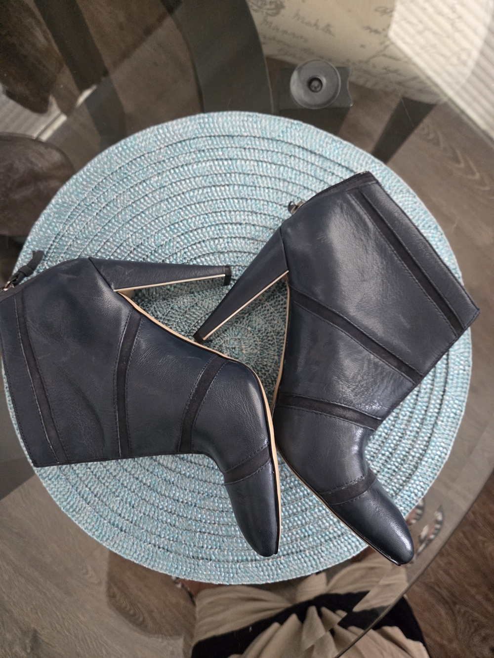 Women’s Pointed Toe Ankle Boots in Dark Blue/ W Mirror Inner Heel Accent - Picture 2 of 4